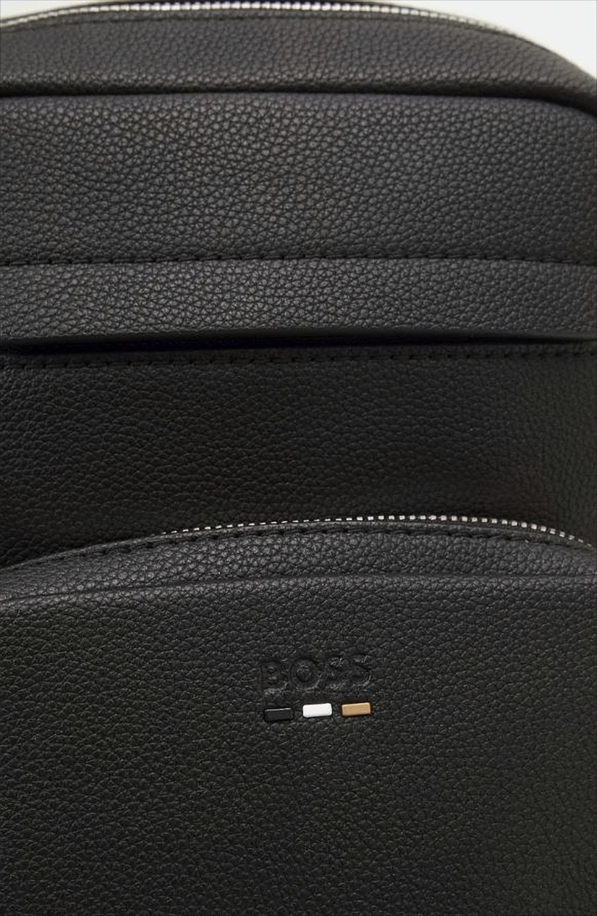 Compact Structured Belt Bag With Zipper Closure