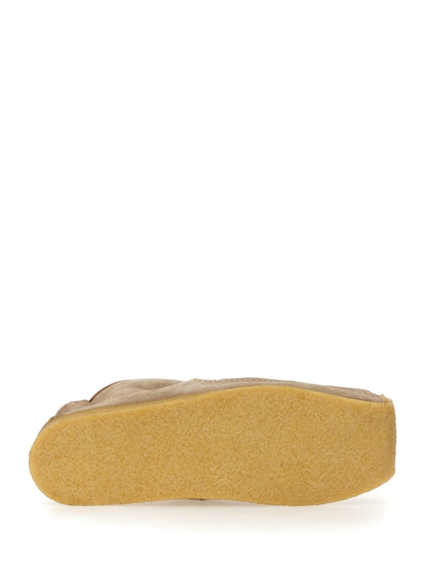 Distinguished Leather Loafer With Contrasting Collar