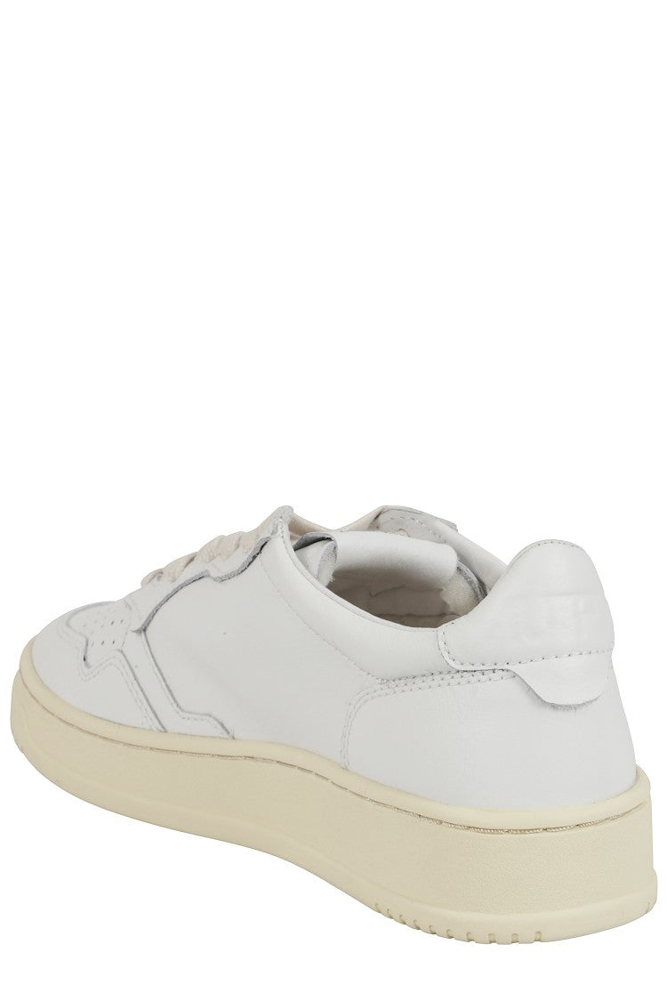 Medalist Classic White Low-Top Sneakers