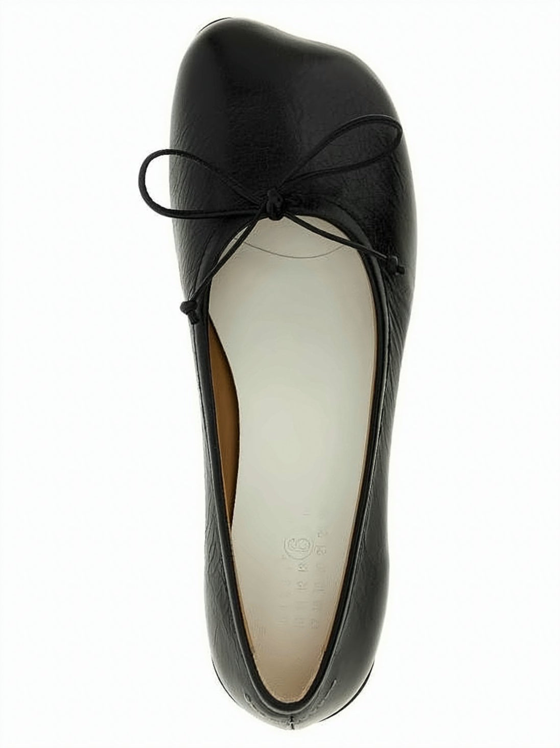 Elegant Black Flat Shoes with Bow Detail and Polished Finish