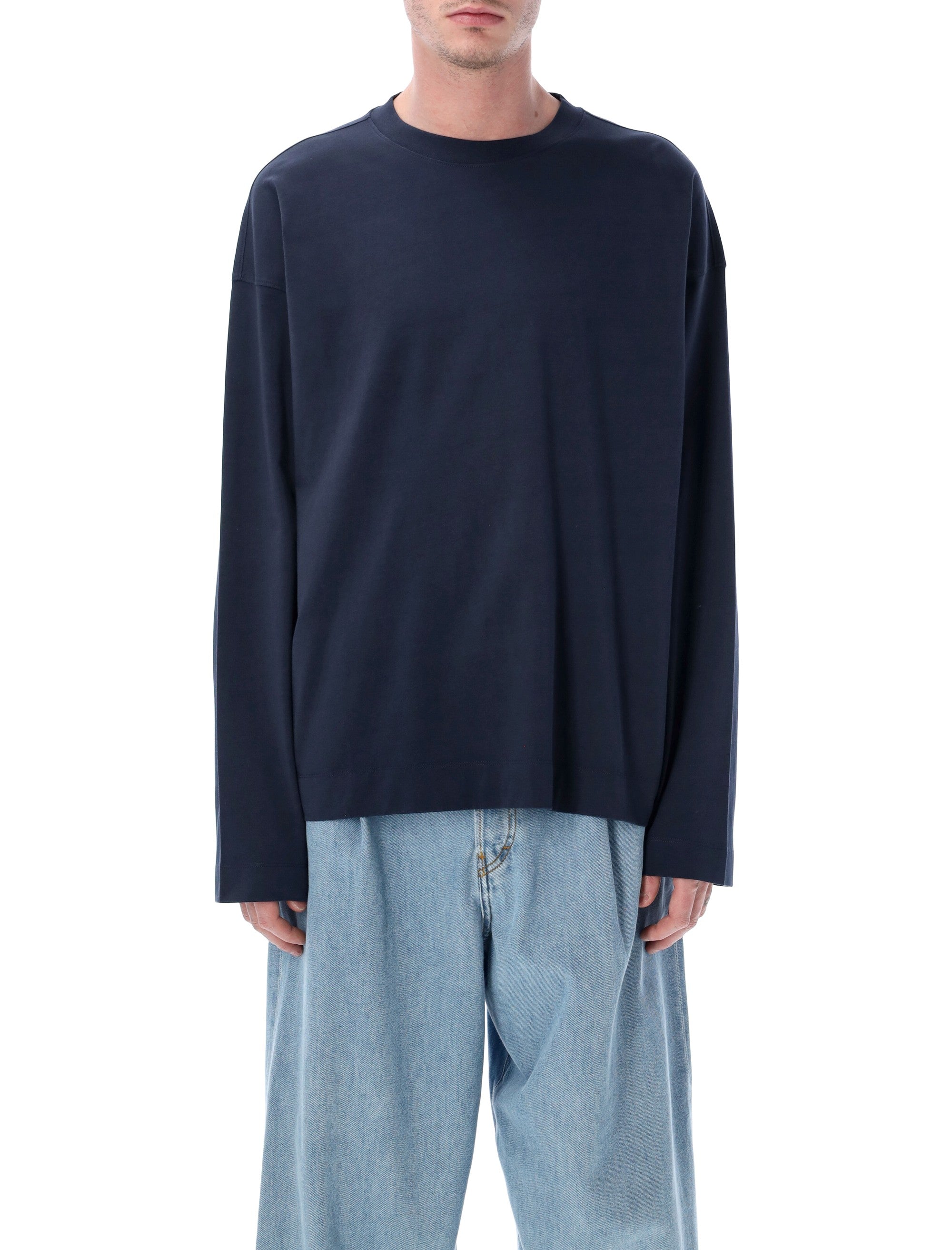 Relaxed-Fit Long-Sleeved T-Shirt with Classic Crew Neckline