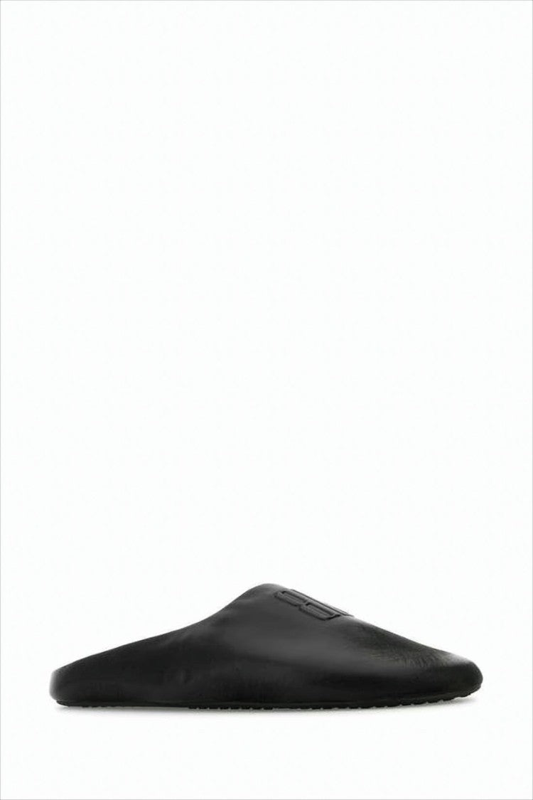 Minimalist Black Mule Slipper in Calf Leather