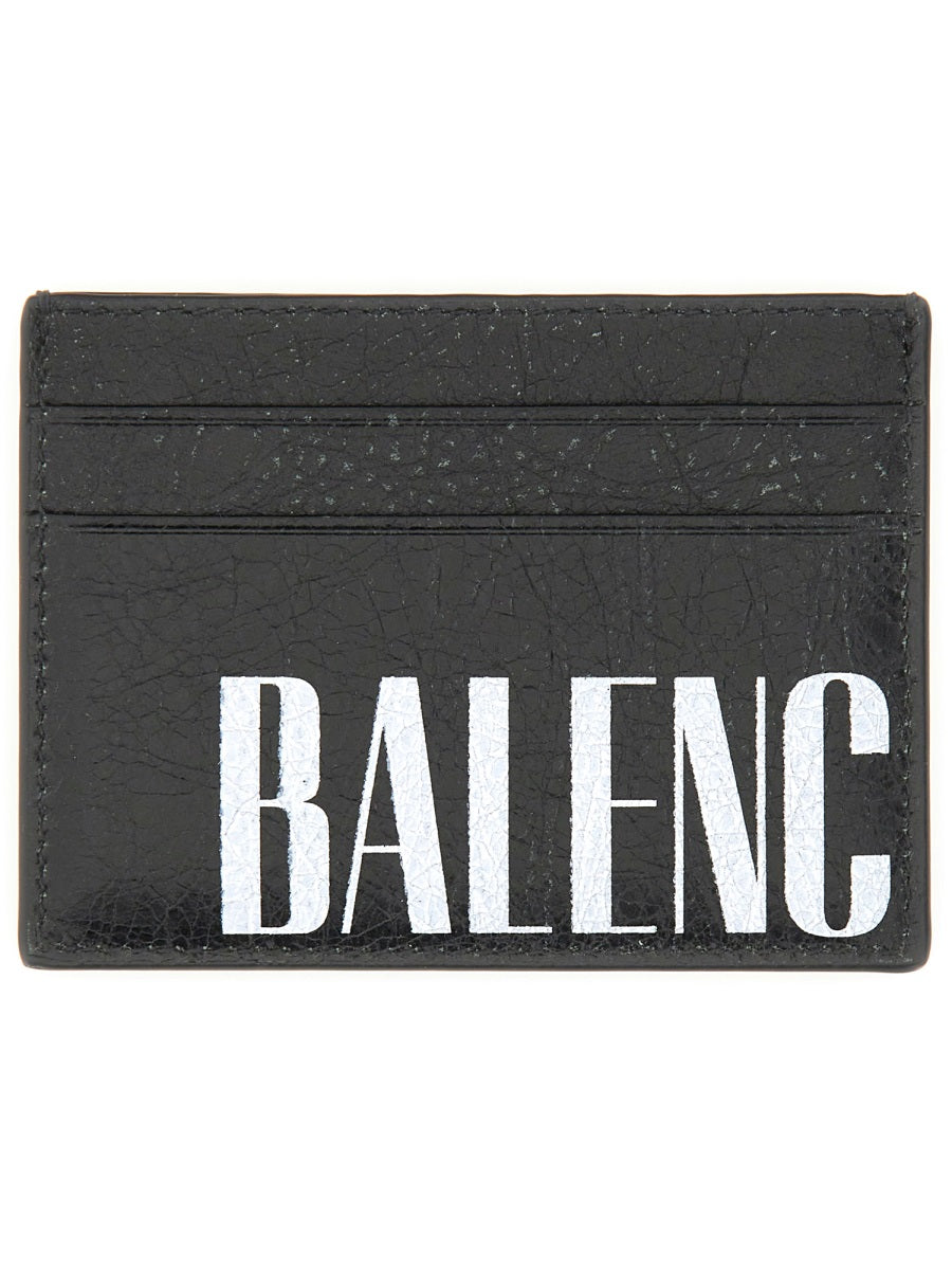 Sleek Black Leather Card Holder with Precise Stitching