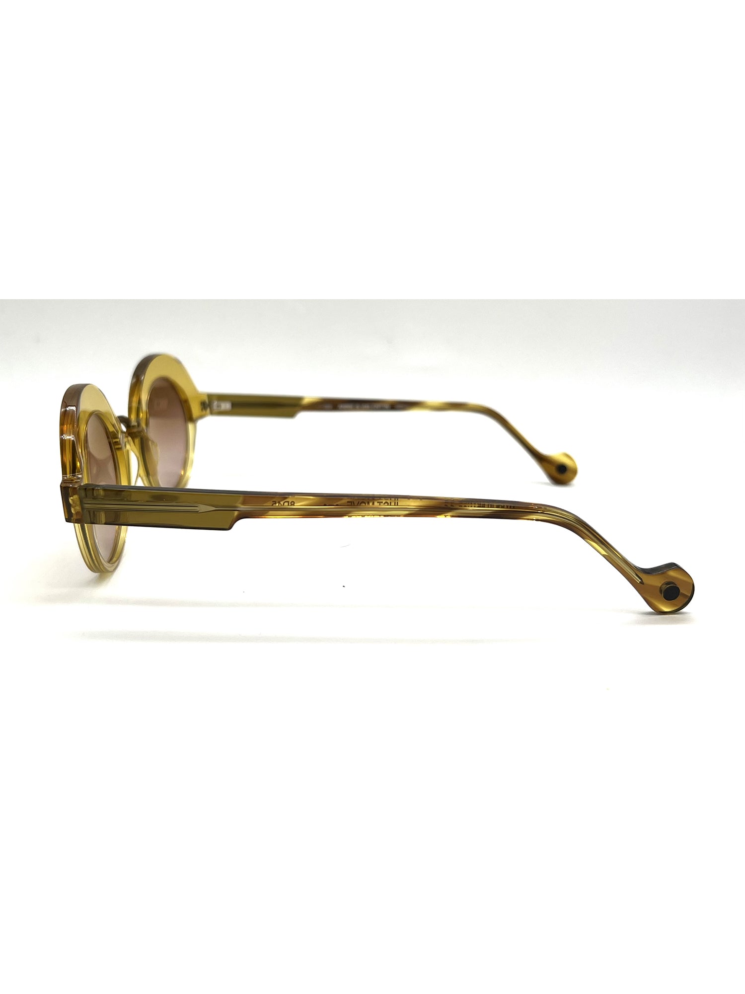 Bold Round Sunglasses with Vibrant Yellow and Orange Hues