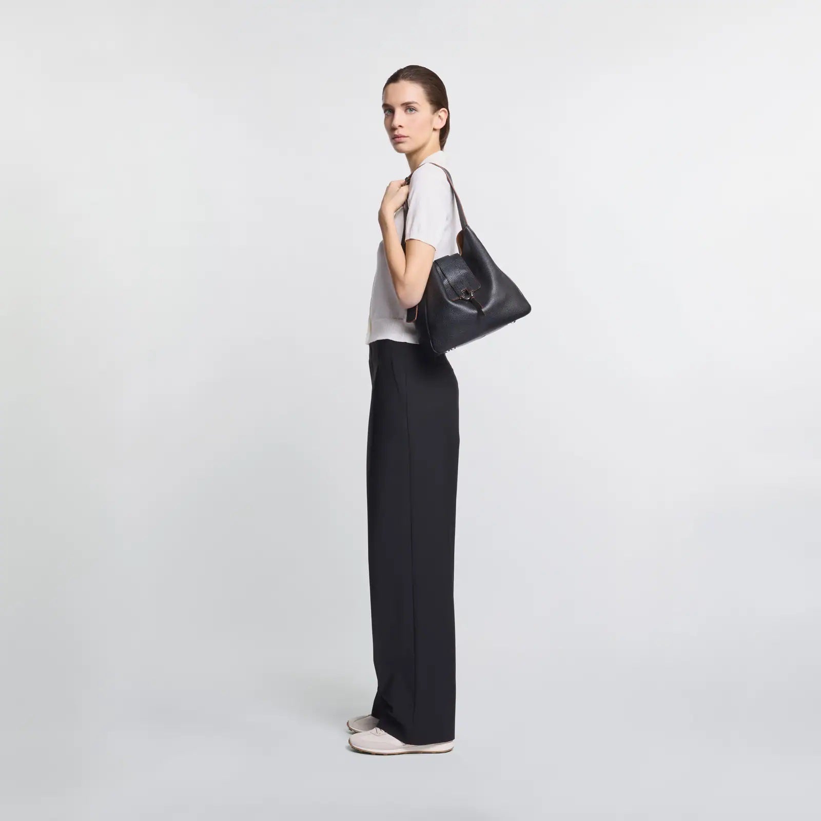 Black H01X Hobo Verticale Hobo Bag