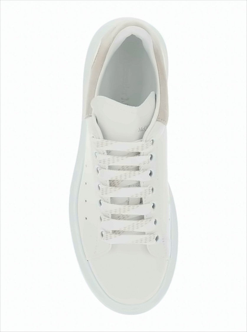 Minimalist White Sneakers with Rubber Sole