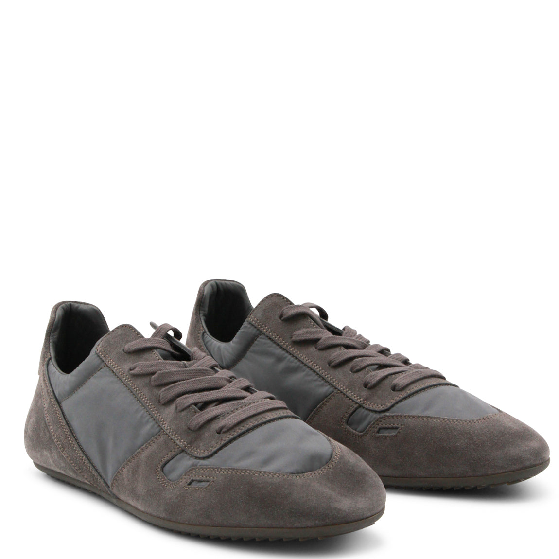 Low-Profile Sneakers With Smooth
