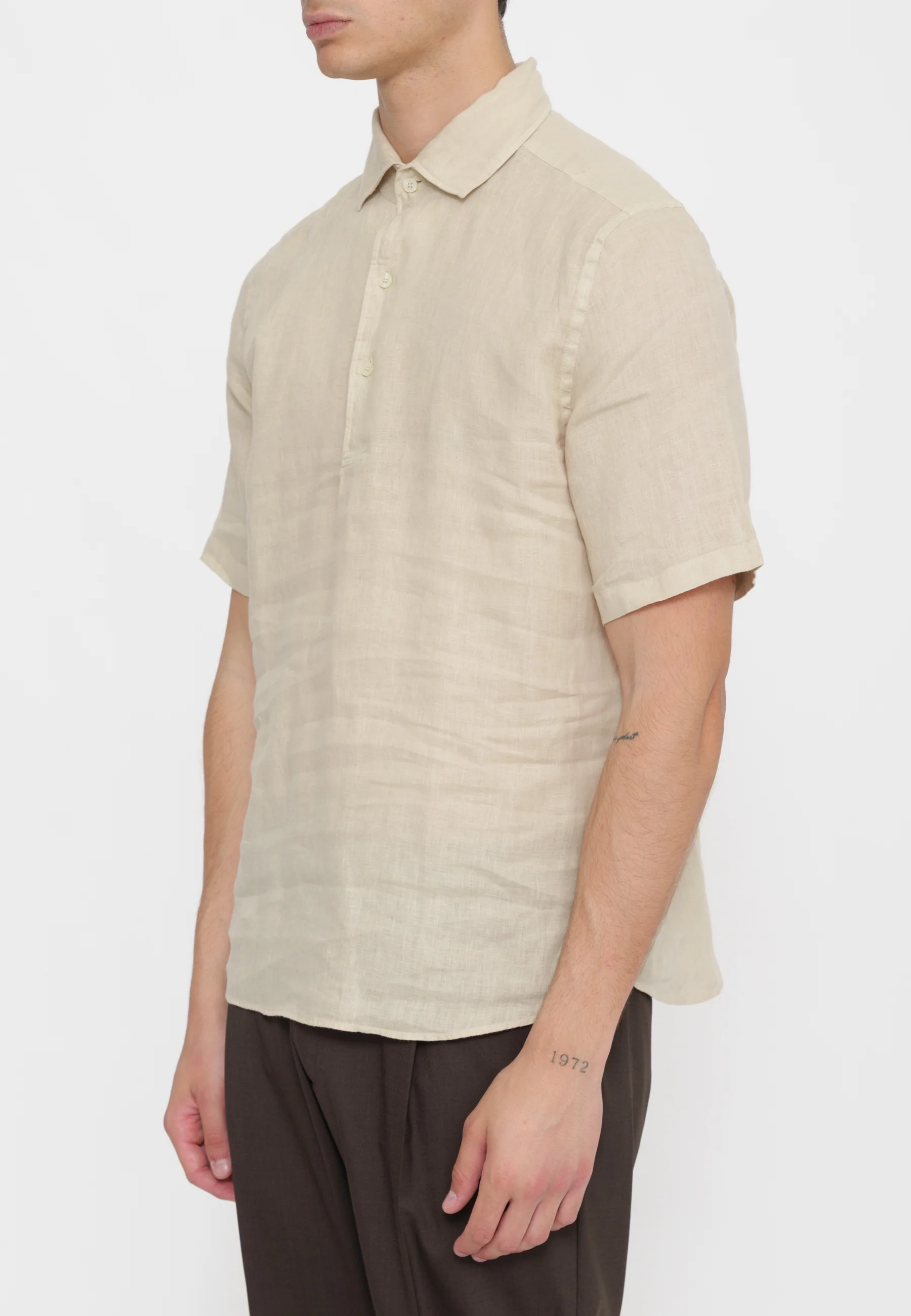 Short-Sleeved Polo Shirt with Classic Collar