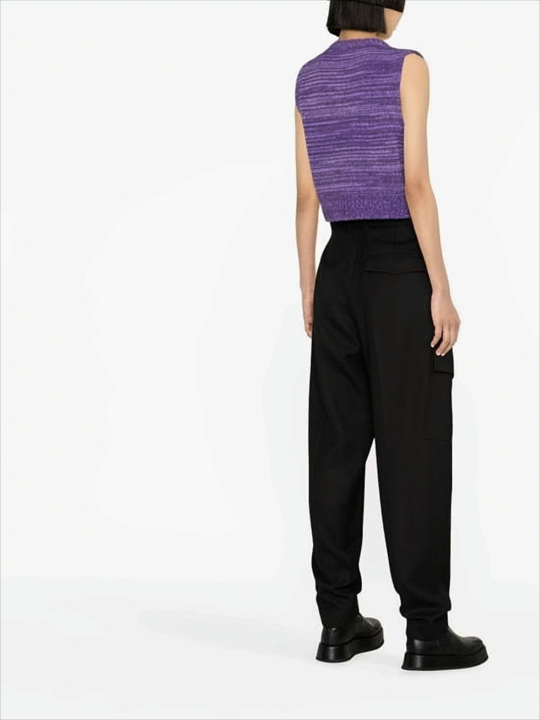 Sleeveless Knitted Sweater with Geometric Pattern