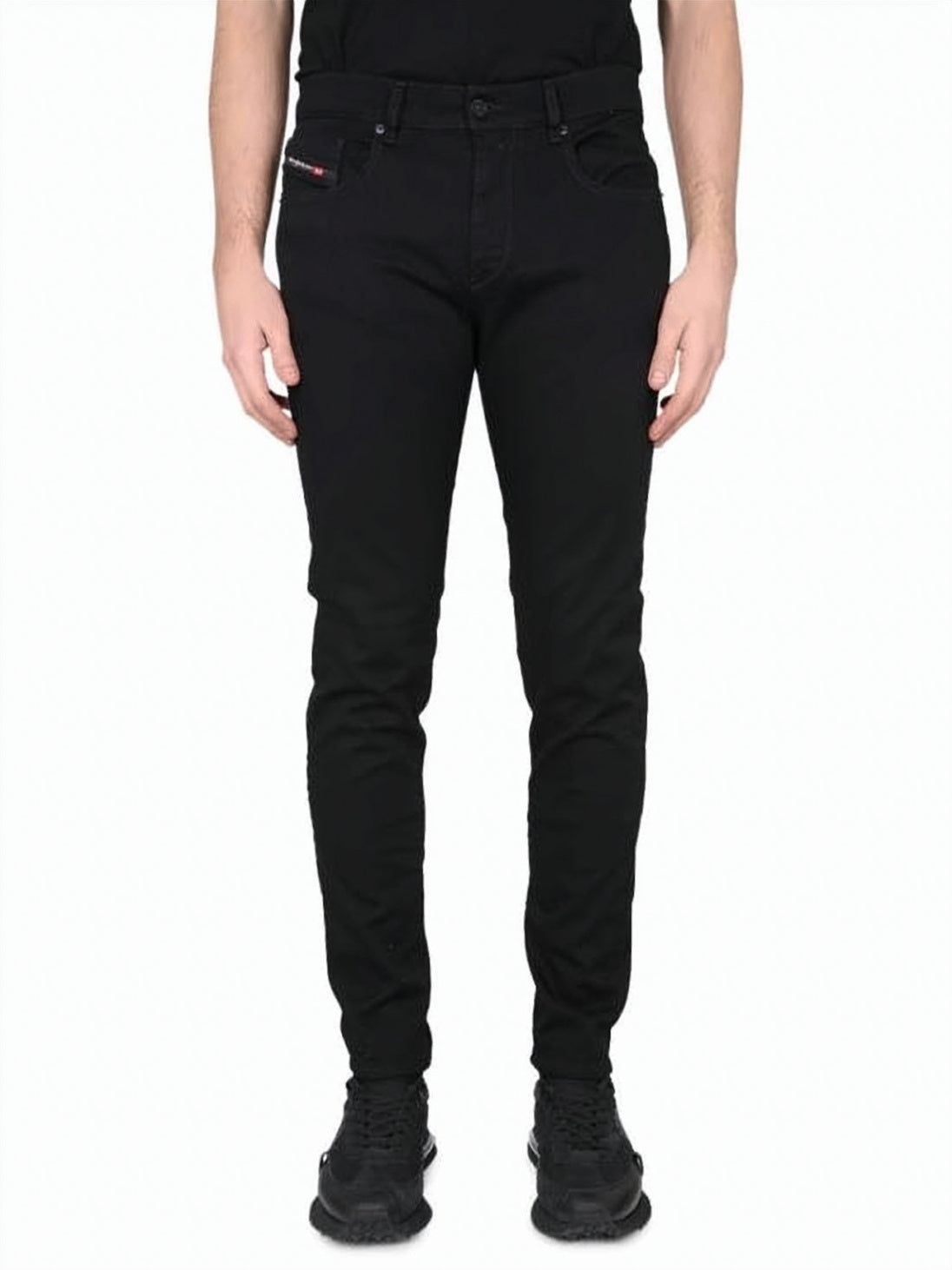 Slim-fit Jeans in Black with Tapered Ankle