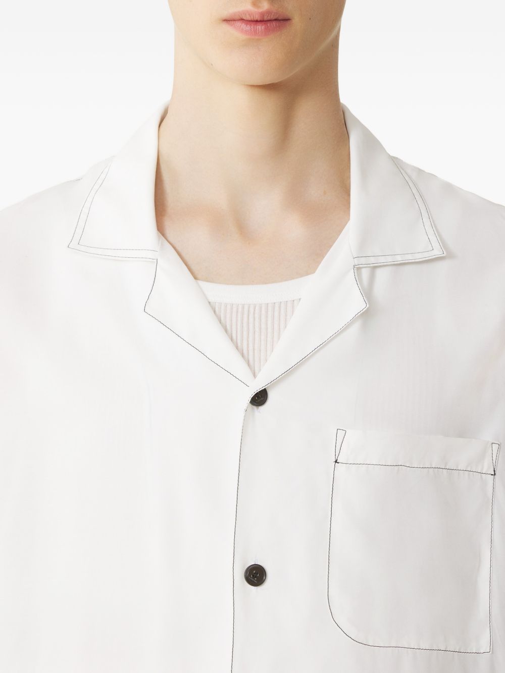 Short-Sleeved Shirt with Graphic Print and Contrast Stitching