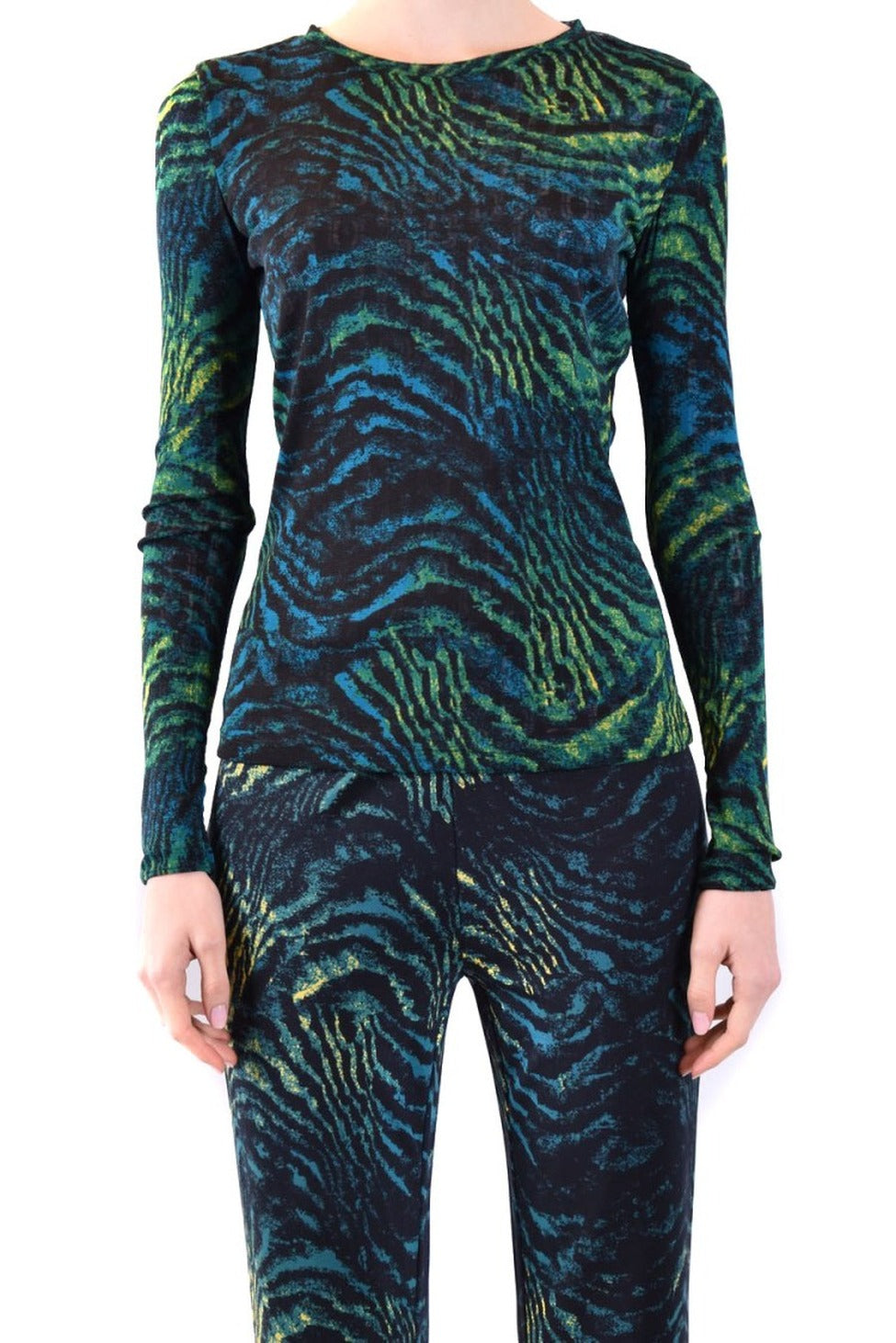 Long Sleeve Sweater With Unique Textured Pattern And Comfortable Fit