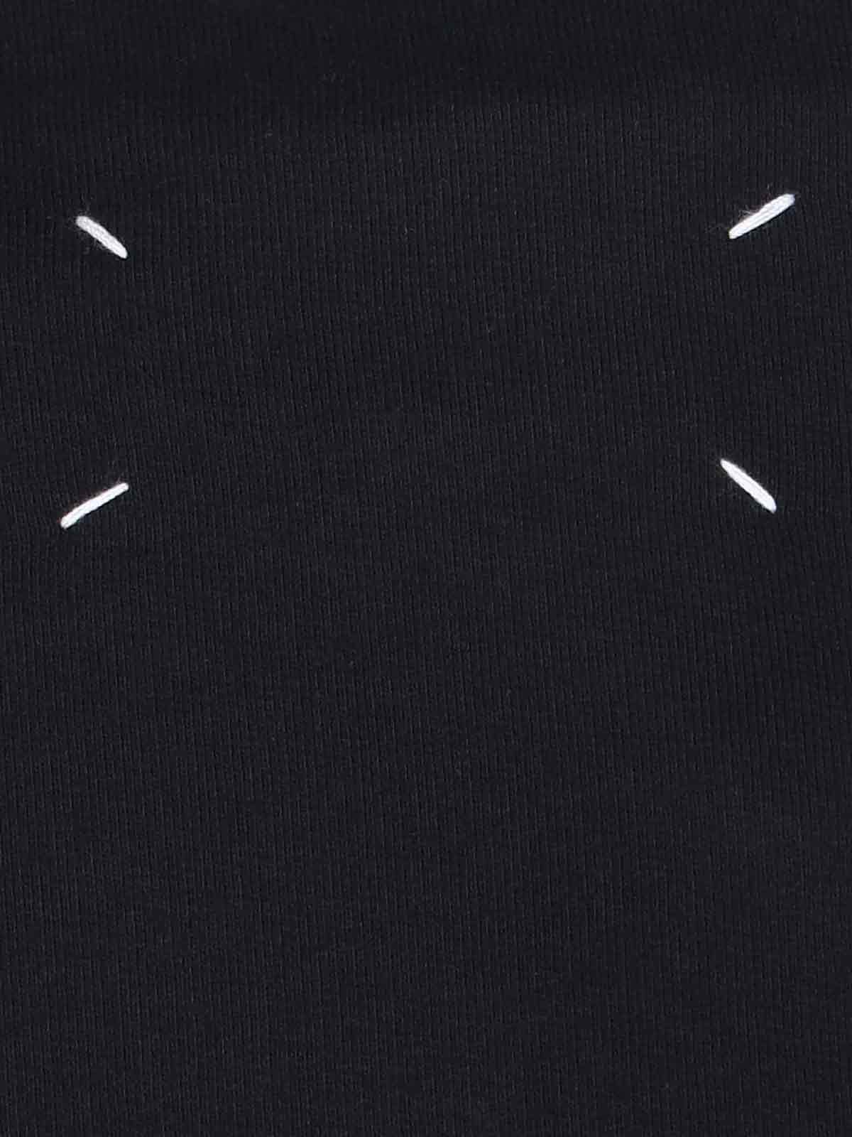 Classic Crew Neck Black Hooded Sweatshirt With Ribbed Cuffs