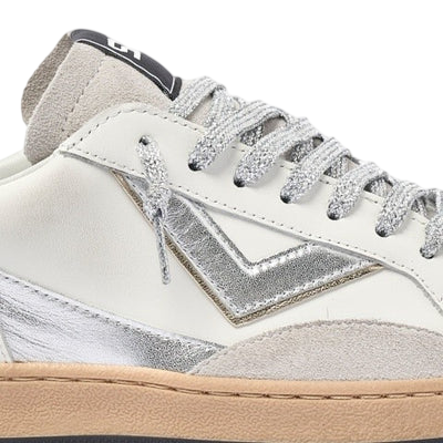 Minimalist Sneakers with Suede Panels and Metallic Accents