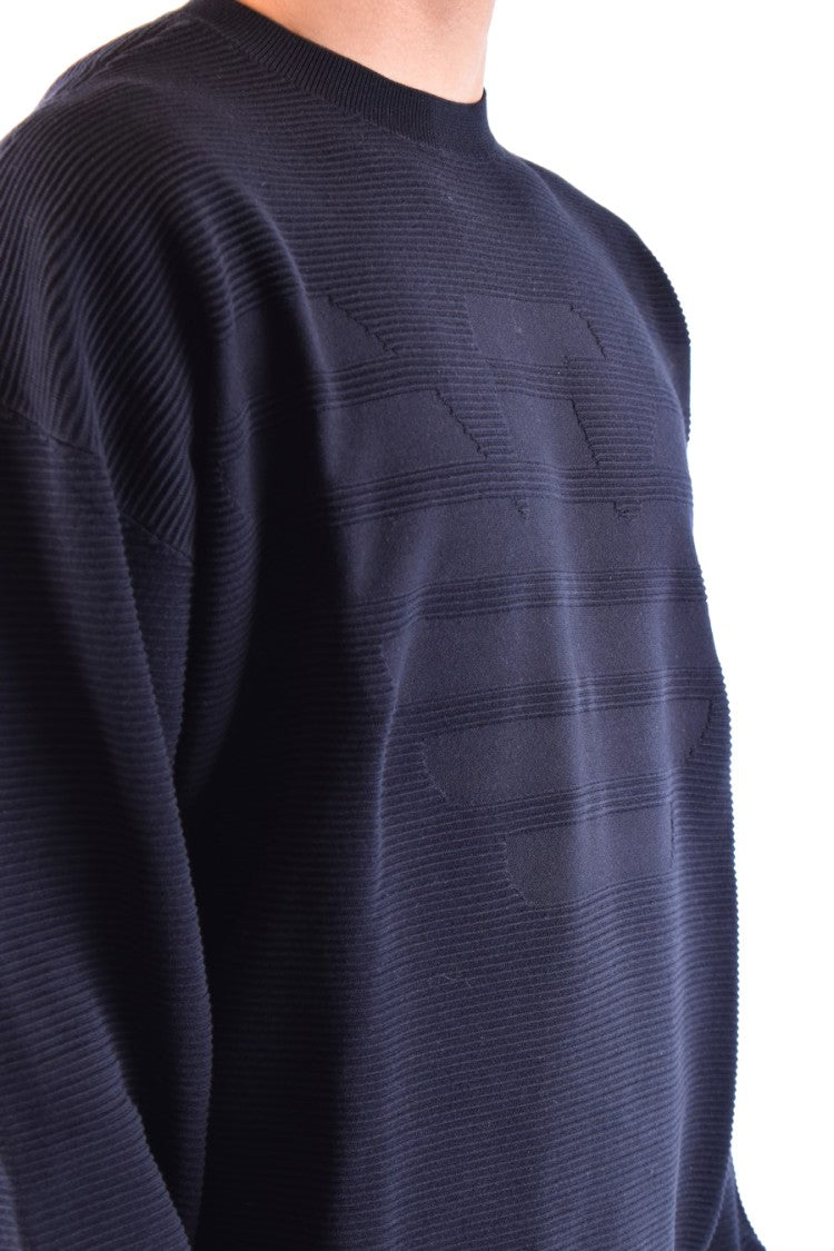 Sweter z prążkowanej dzianiny z tłoczonym logo
