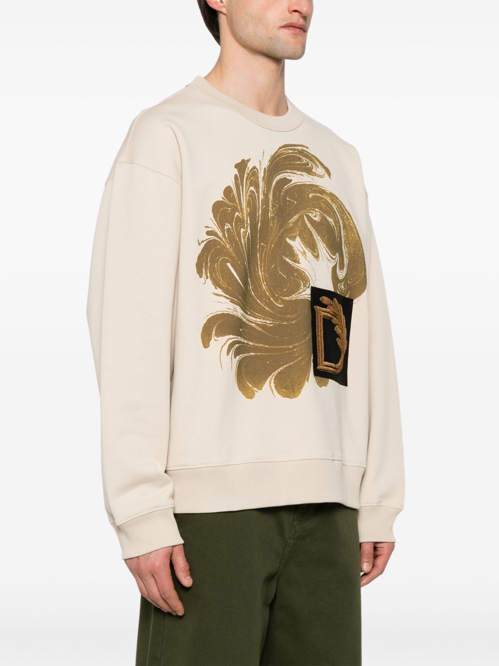 Long-Sleeved Crew Neck Sweatshirt
