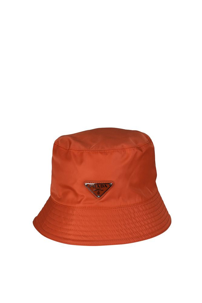 Kapelusz typu bucket Re-Nylon z trójkątnym emaliowanym logo