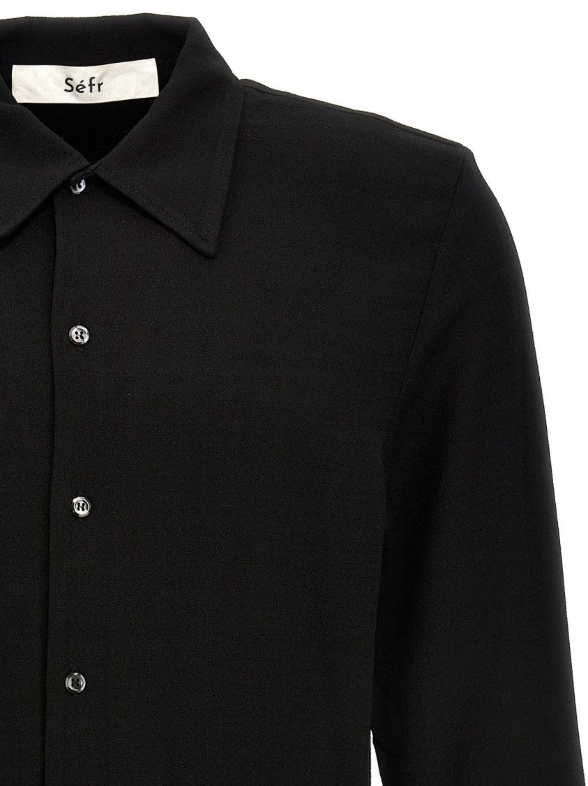 Long-Sleeve Black Casual Shirt With Classic Collar And Minimalist Design