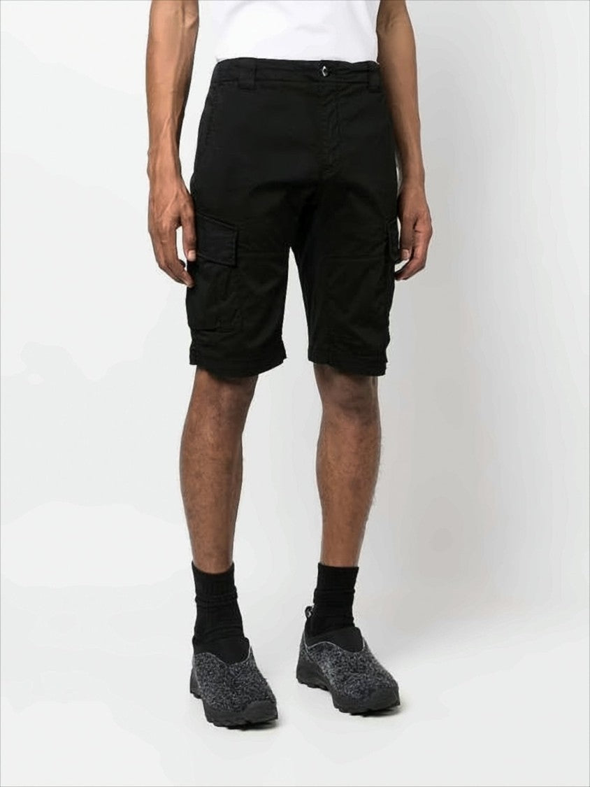 Tailored Cargo Shorts with Distinctive Pocket Details