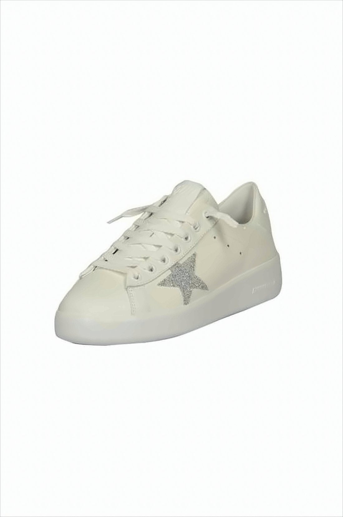 Low-Top White Leather Sneakers With Minimalist Silhouette