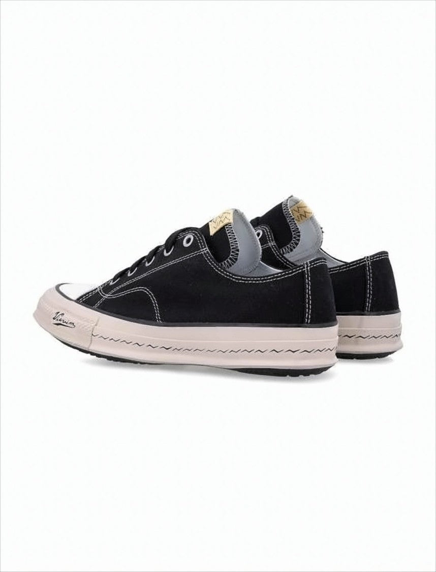 Low-Top Sneakers With Contrasting Stitching And Reinforced Toe Cap