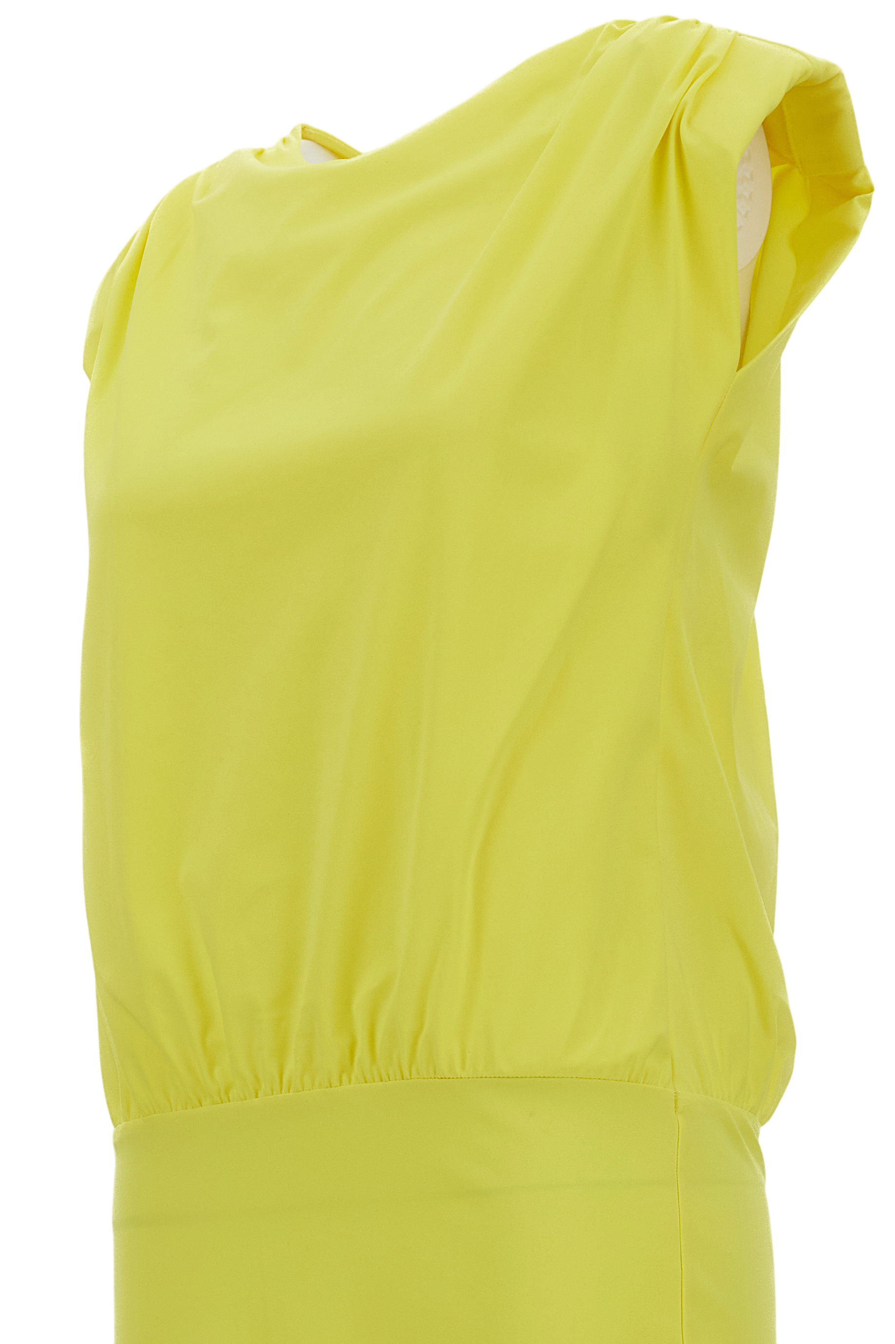 Flowing Yellow Dress with Elegant Silhouette