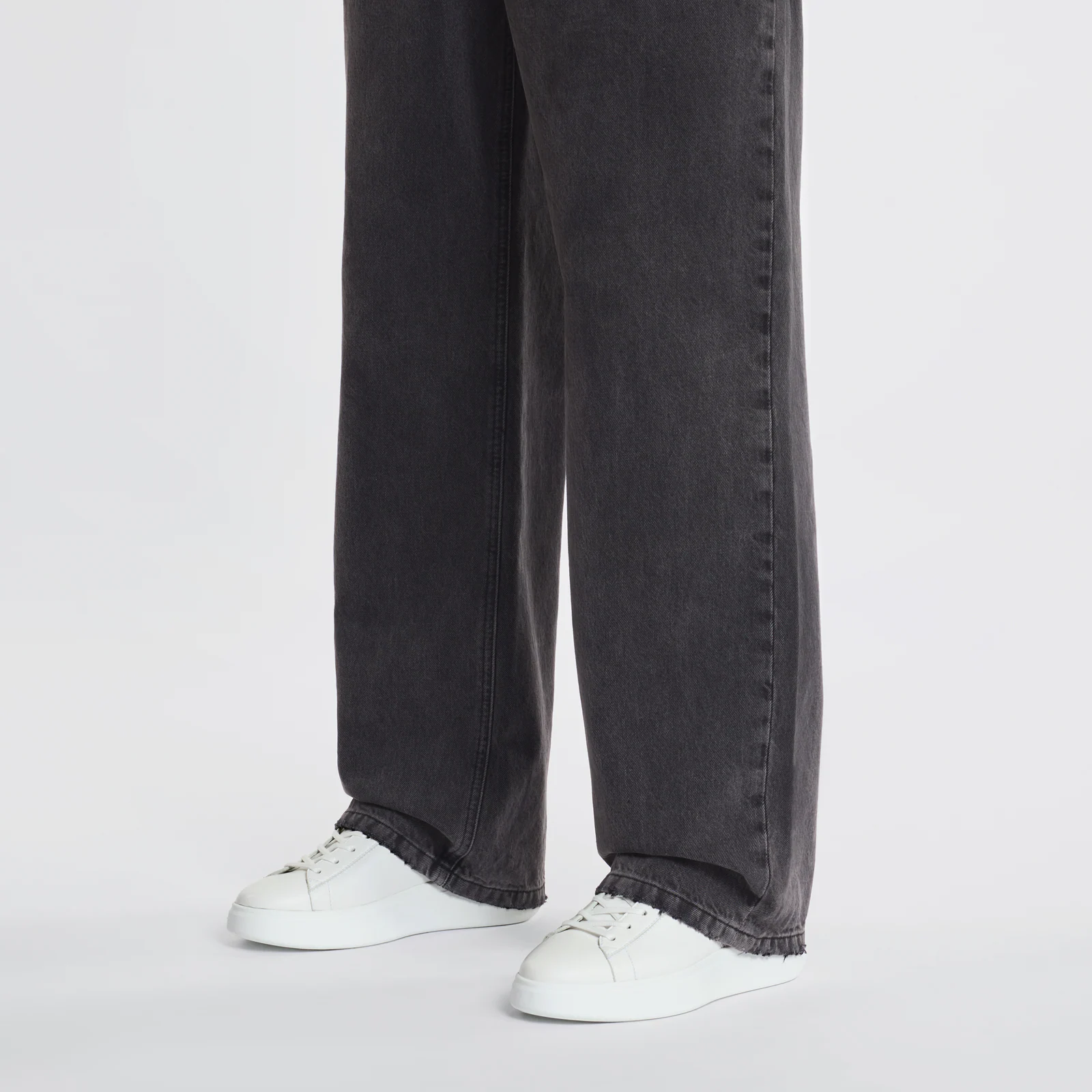 Refined Leather Sneakers With Contrasting 'H' Detail