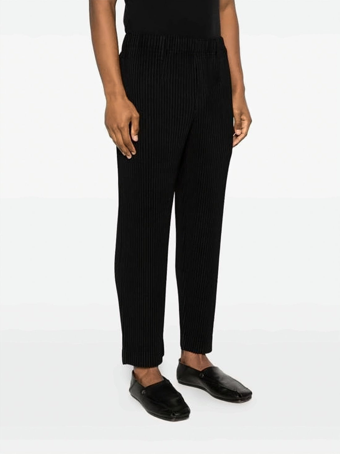 Structured Pleated Black Pants