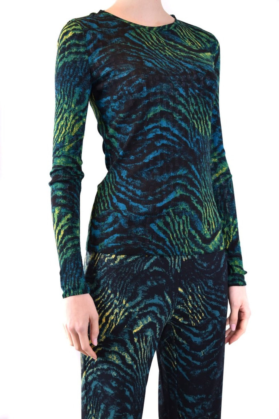 Long Sleeve Sweater With Unique Textured Pattern And Comfortable Fit