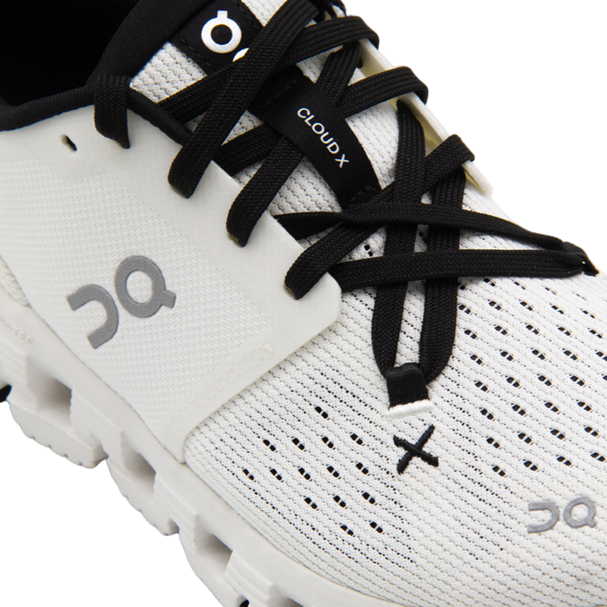 Breathable Mesh Sneakers with Cushioned Sole and Subtle Branding