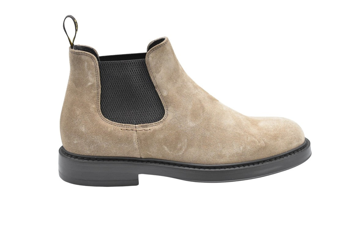 Sophisticated Flat Shoes with Elastic Panels
