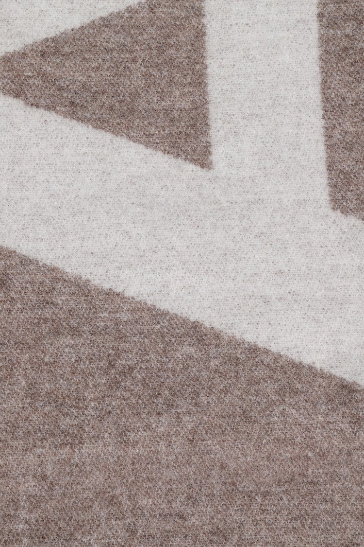 Geometric Pattern Wool Scarf With Fringed Edges