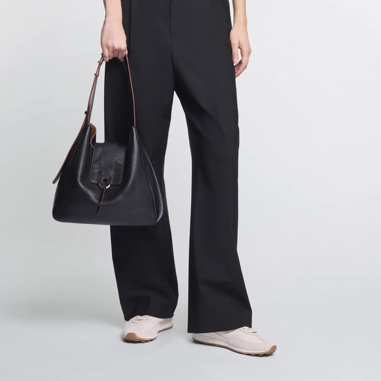 Black H01X Hobo Verticale Hobo Bag