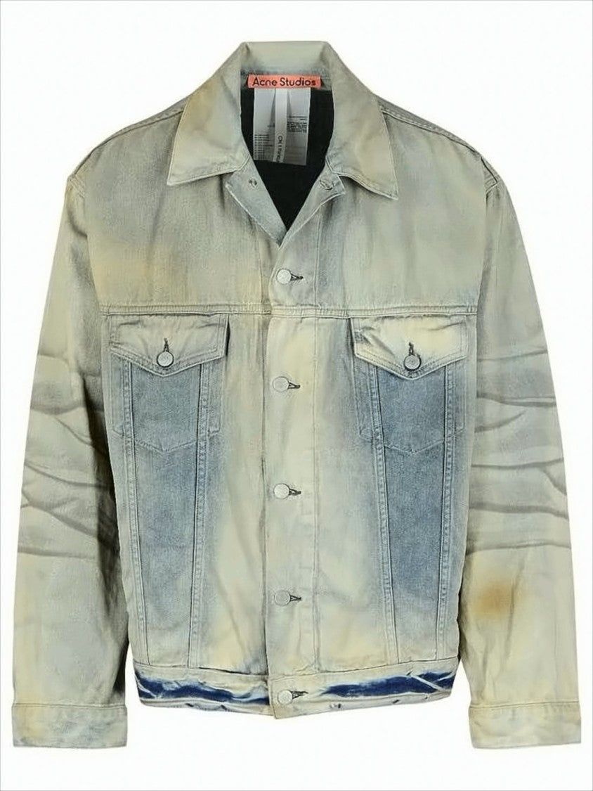 Vintage-Inspired Denim Jacket with Classic Button-Up Front