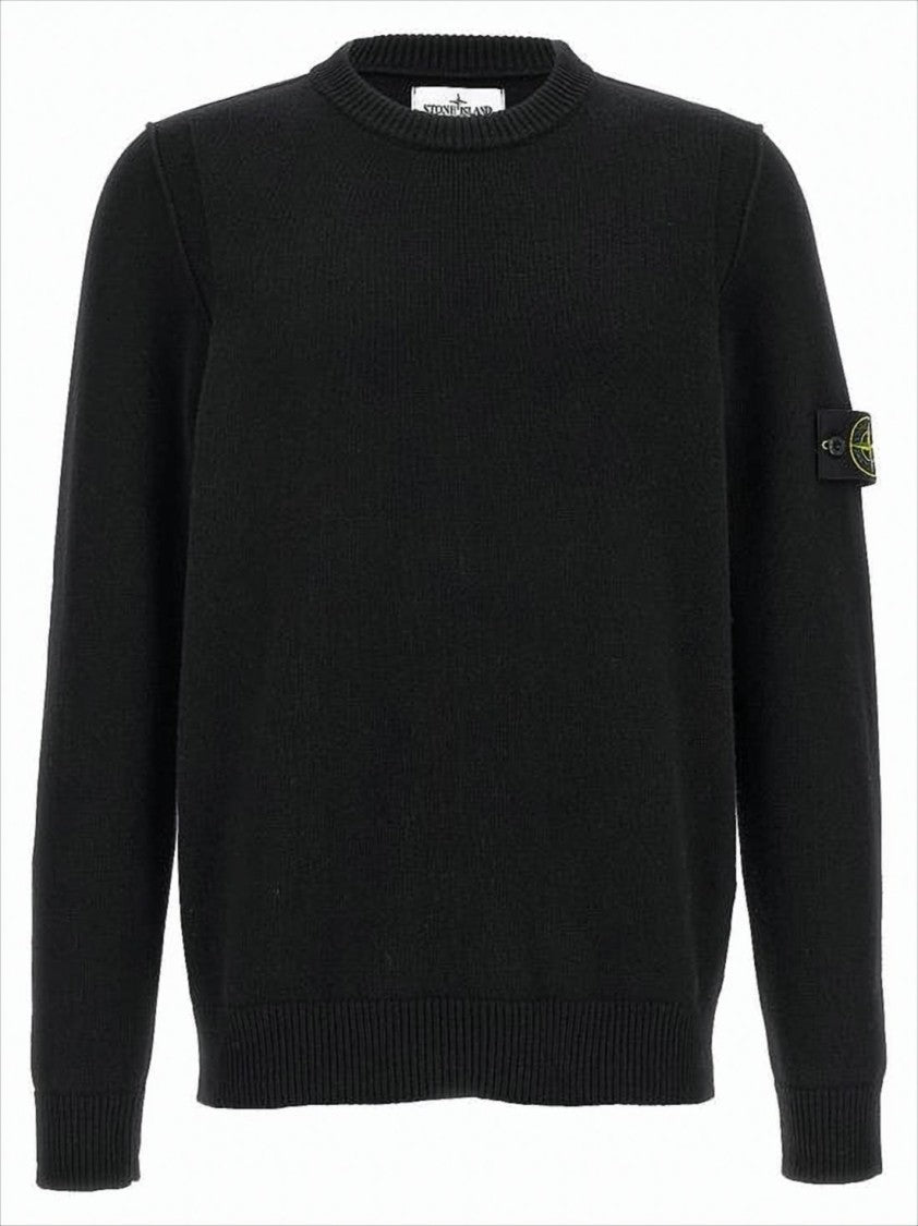 Minimalist Black Crewneck Sweater with Ribbed Accents