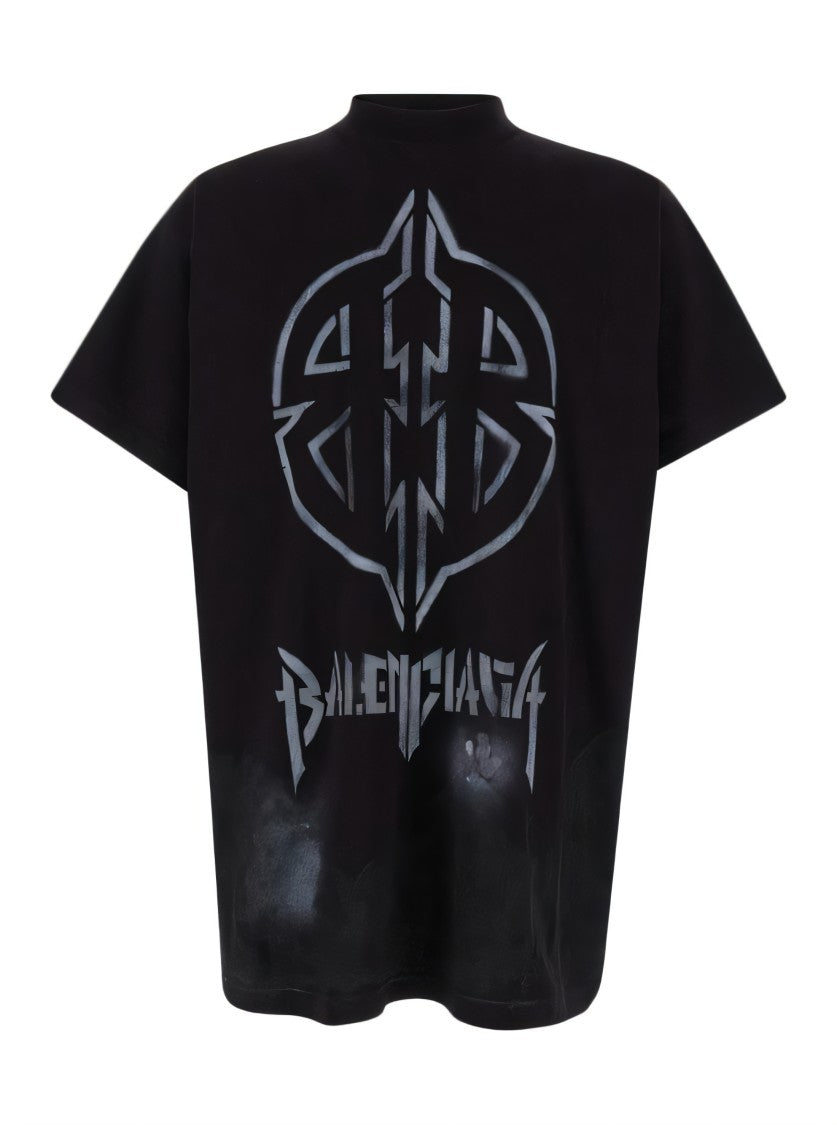 Short-Sleeved Black T-Shirt With Bold Graphic Design