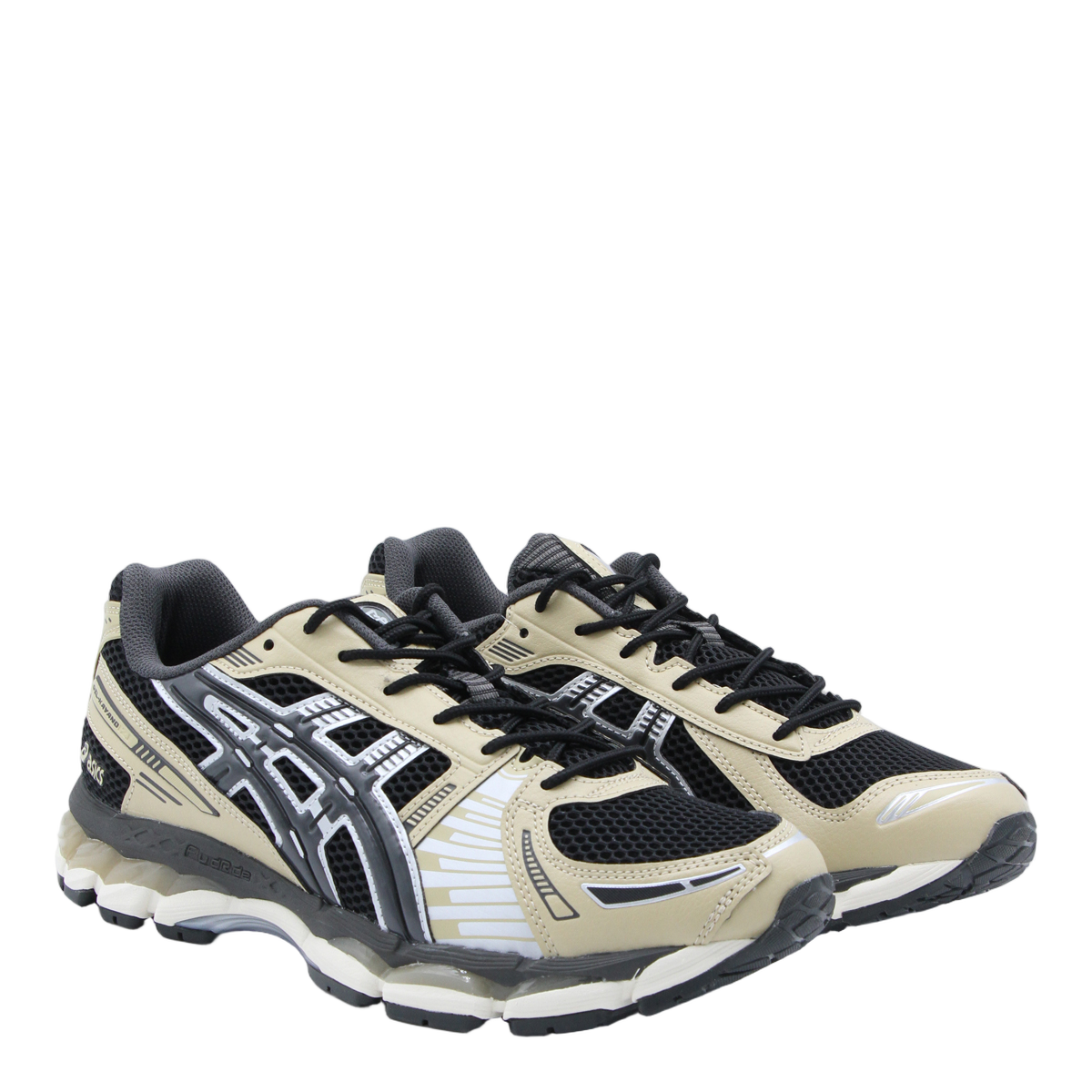 White Low-Top Sneakers with Streamlined Silhouette