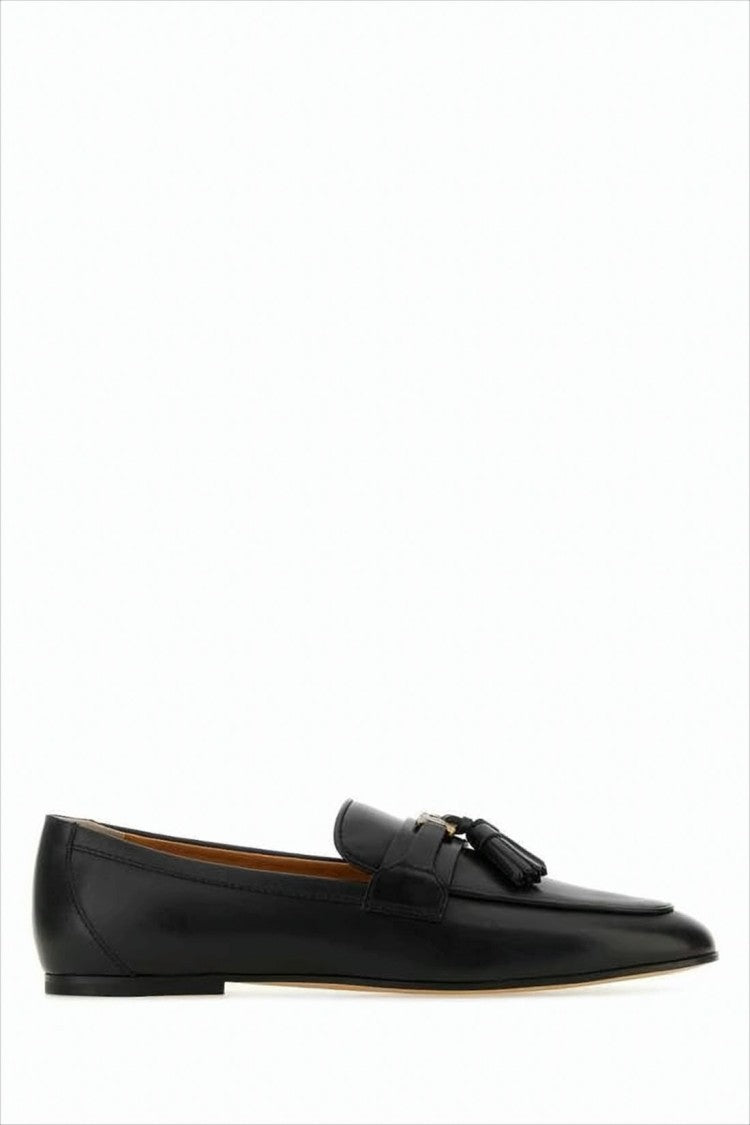 Pointed-Toe Loafers with Decorative Tassel Detail