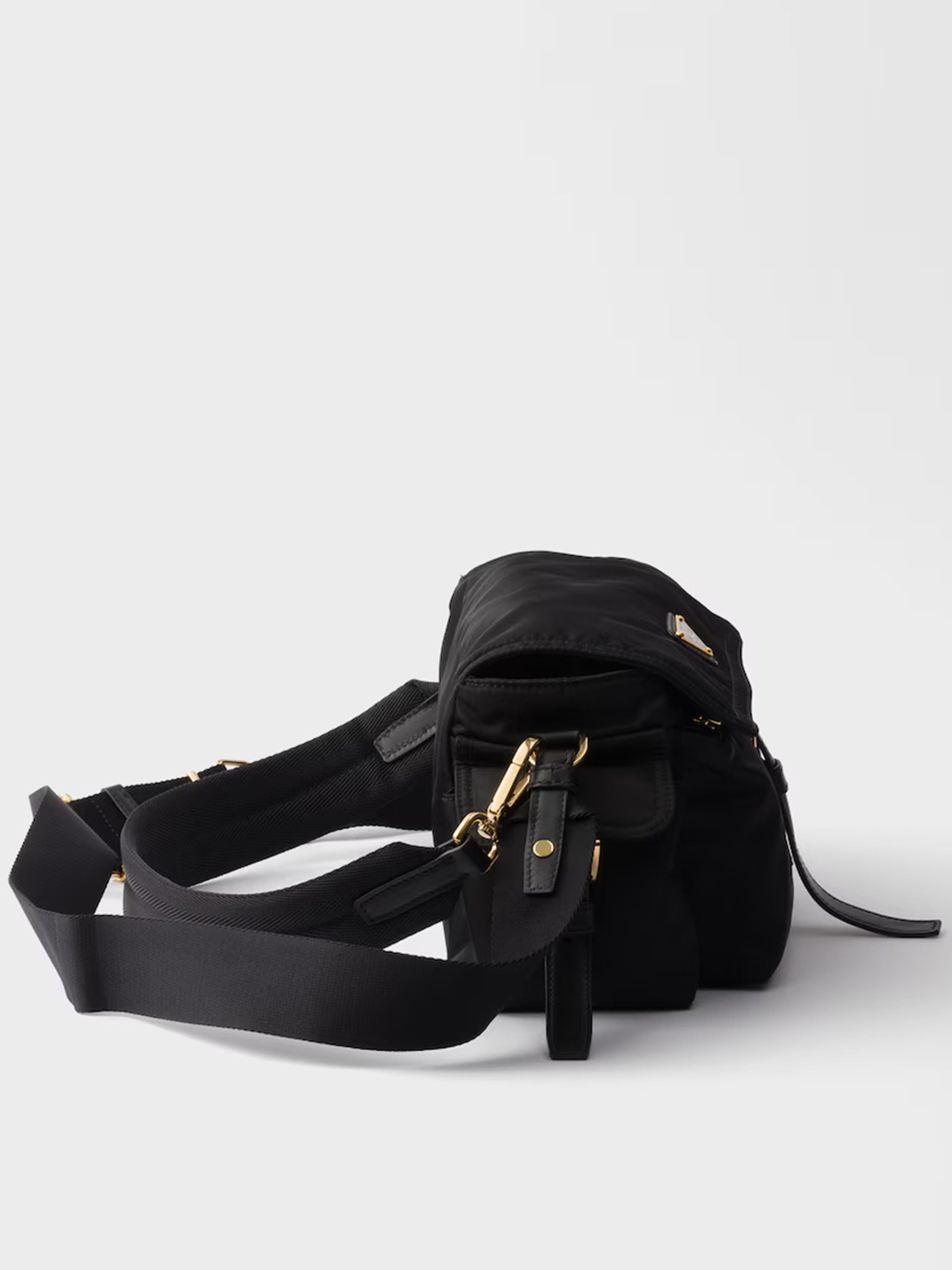 Medium Black RE-NYLON Borsa Explore Bag