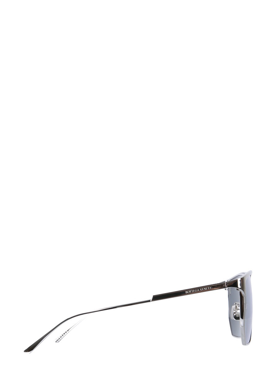 Sleek Modern Sunglasses with Struzzo Frame