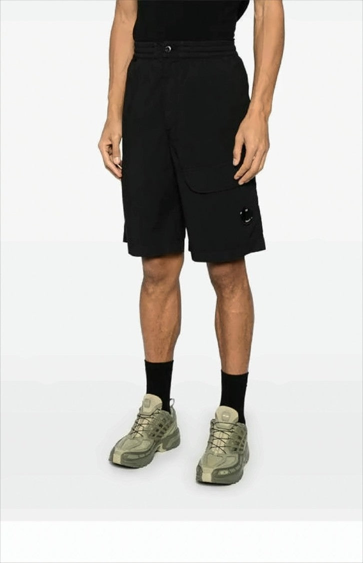 Mid-Thigh Length Minimalist Shorts with Functional Pocket