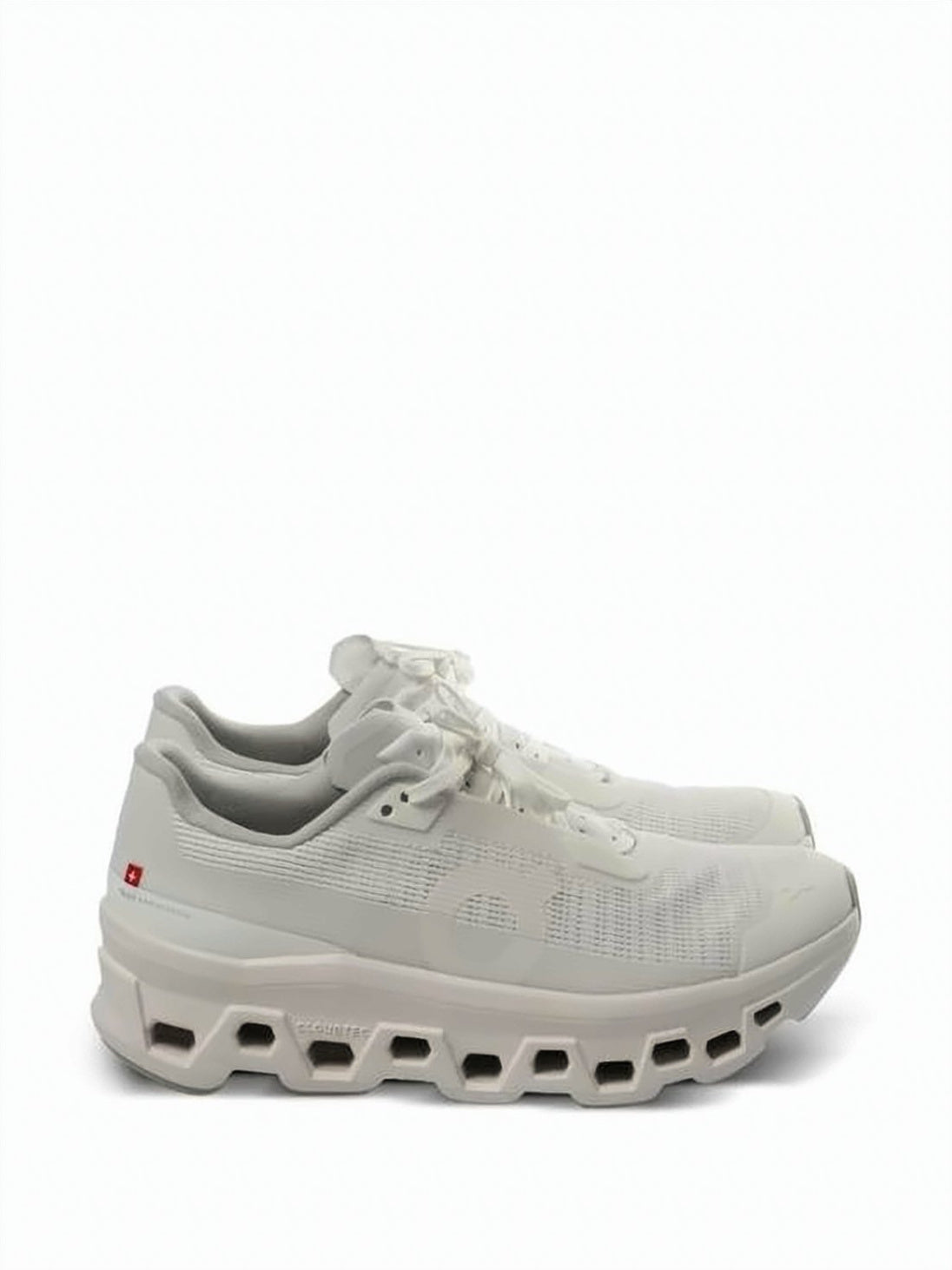 Sleek Minimalist Sneakers with Breathable Textile Upper