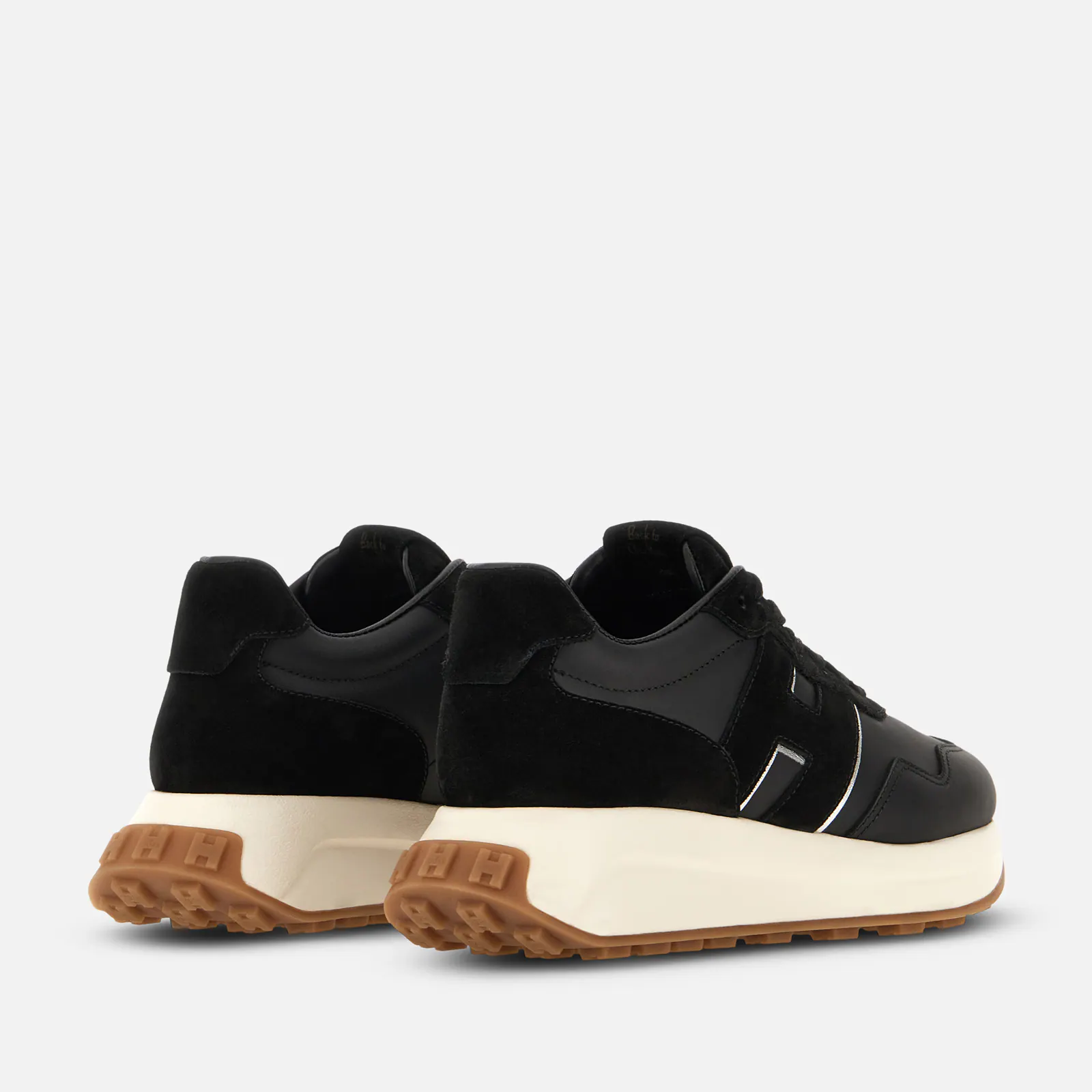 Lace-Up Shoes With Smooth