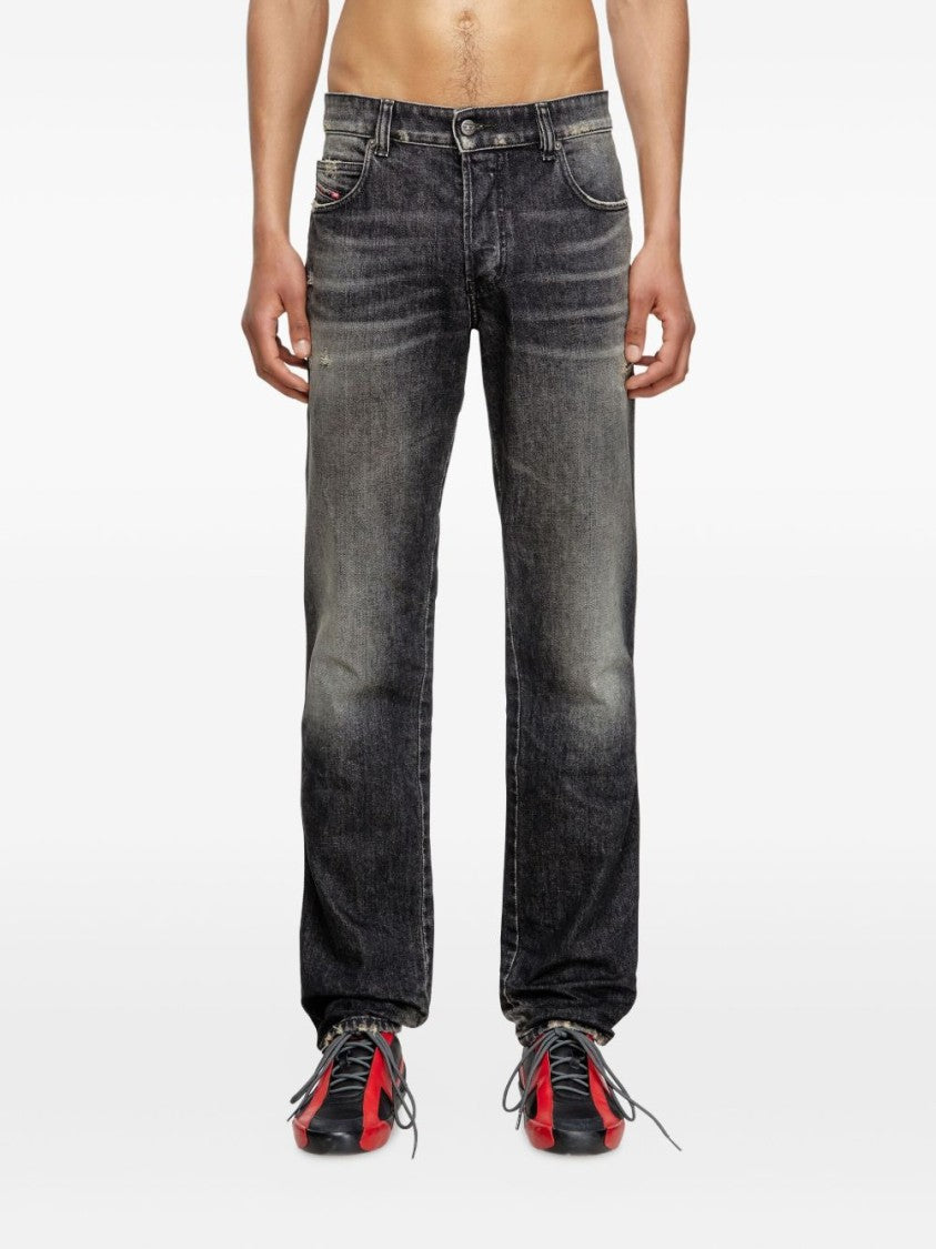 Relaxed Fit Distressed Jeans