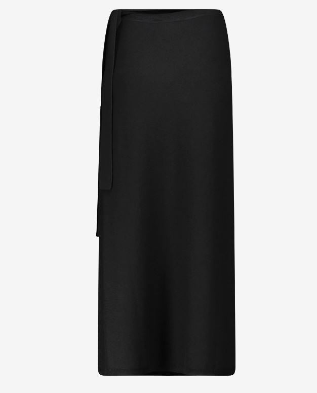 Refined Tailored Silhouette Clothing