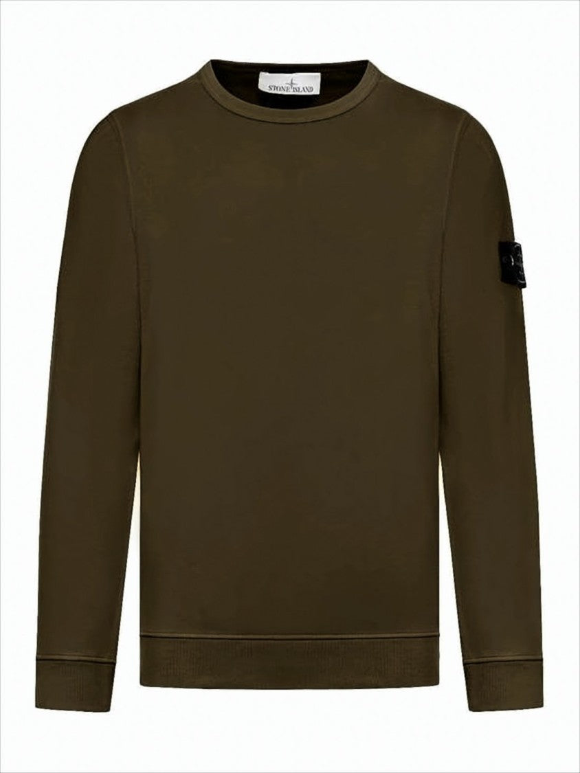 Minimalist Long-Sleeve T-Shirt with Subtle Patch Detail