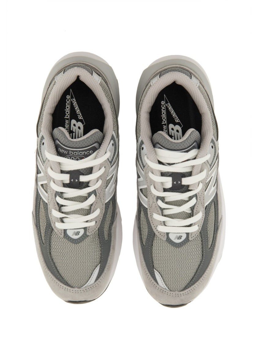 990 Sneaker