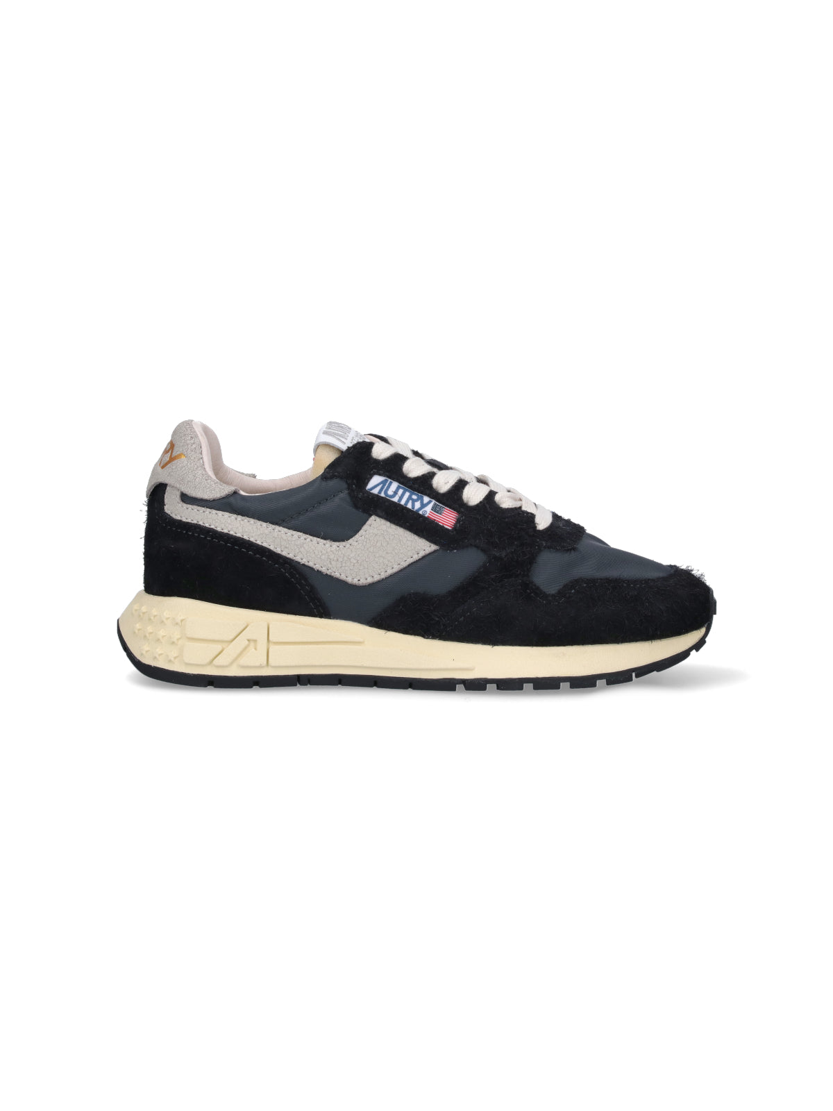Minimalistic Design Black Sneakers With Sturdy Sole