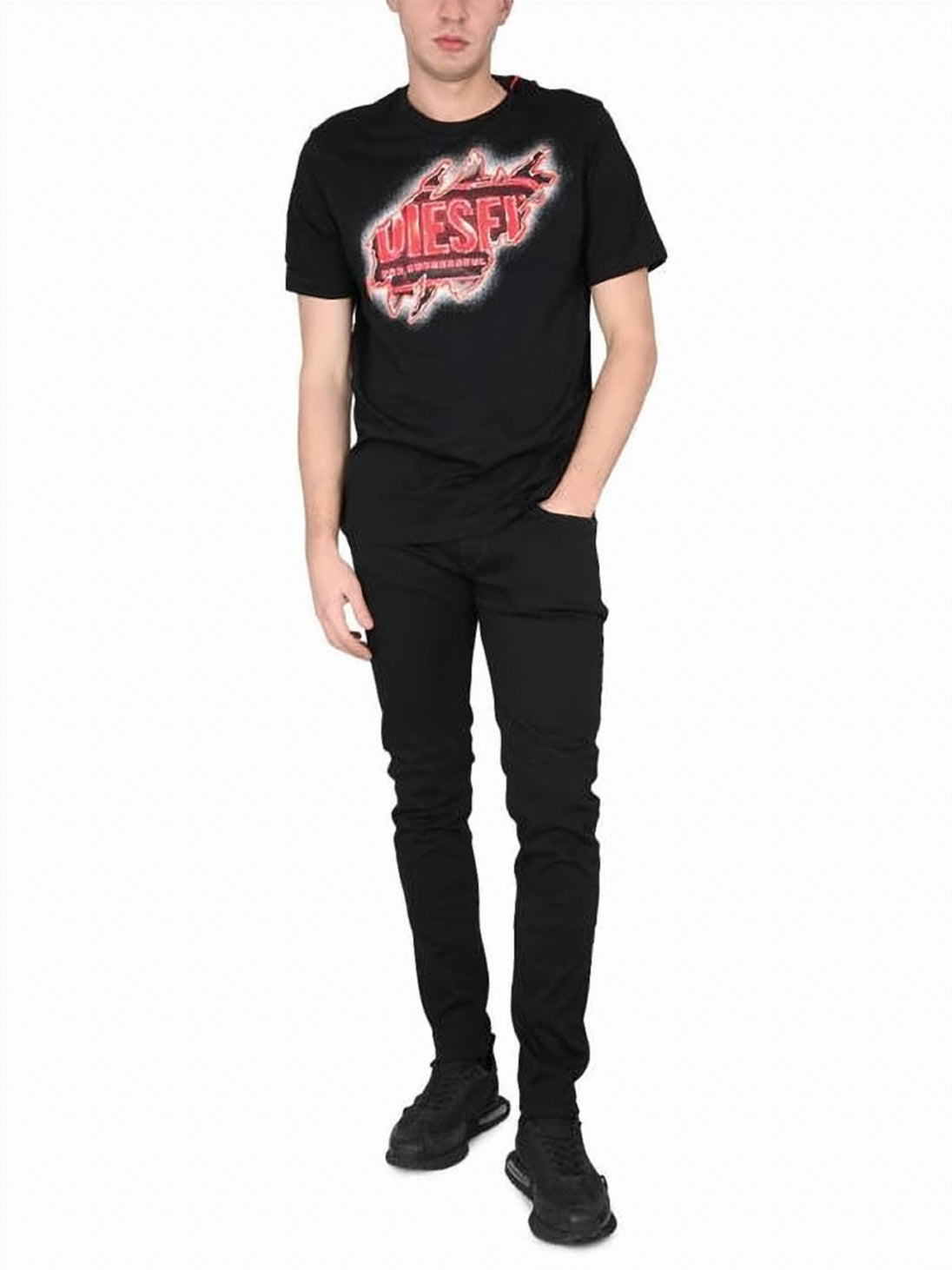 Slim-fit Jeans in Black with Tapered Ankle