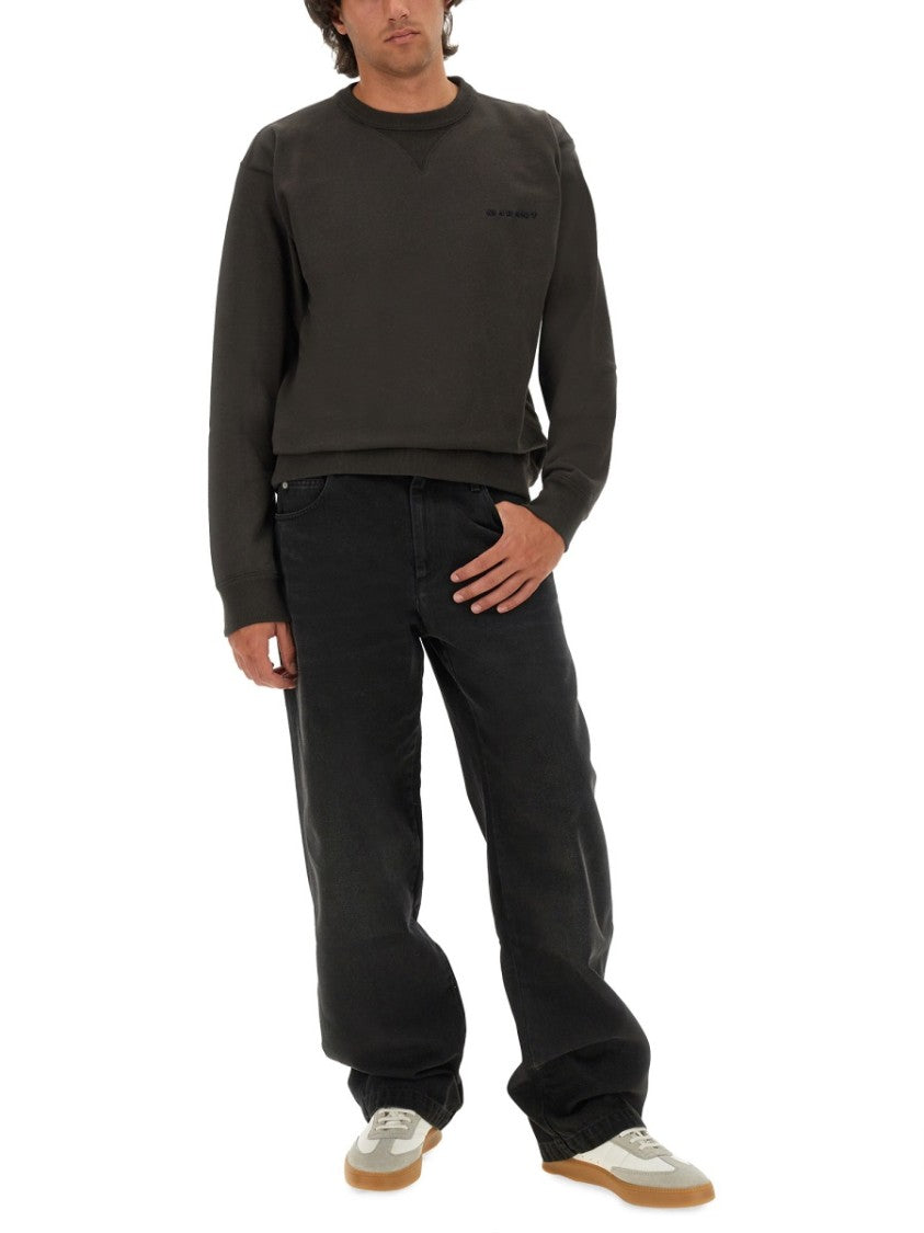 Relaxed-Fit Black Sweatshirt With Subtle Logo
